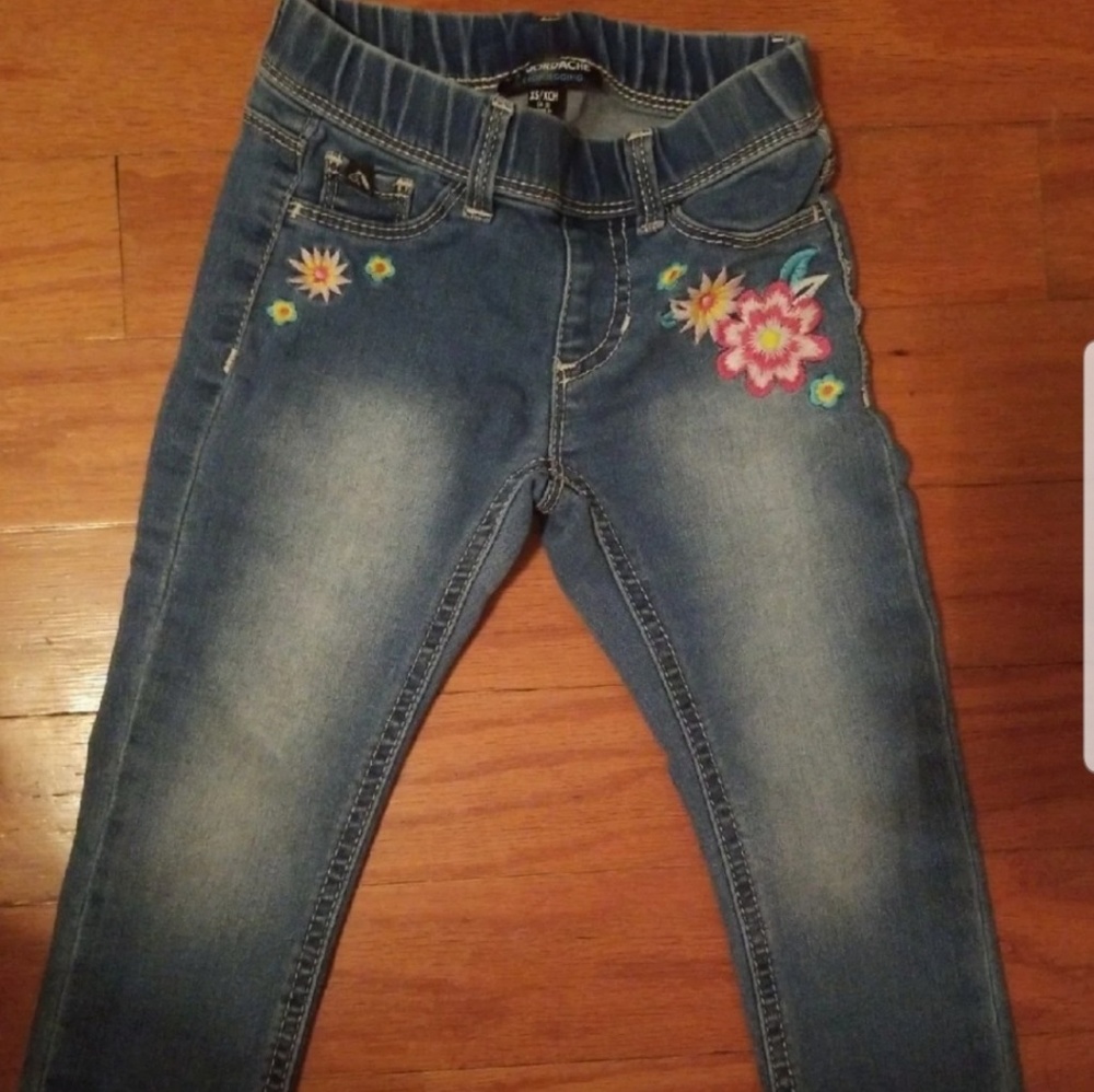 Girls jeans size 4-5
Xs